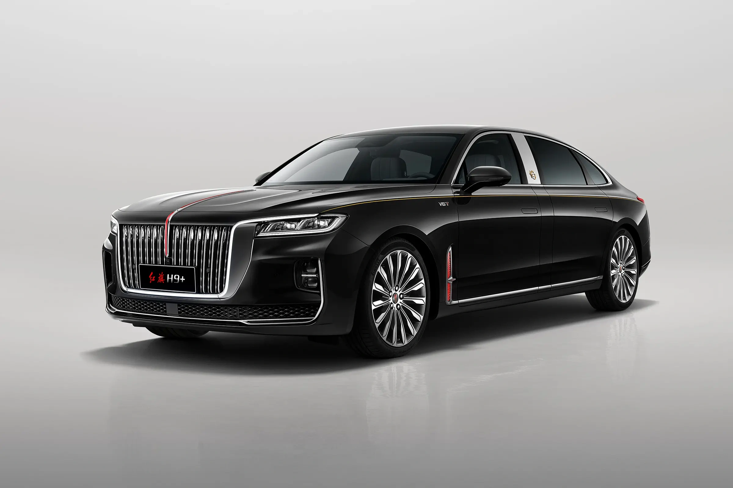 O veículo a combustível Hongqi H9 oferece aos motoristas uma excelente experiência de direção